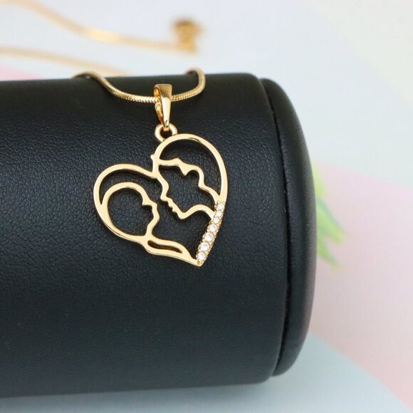 "Heart Shaped Rose Gold Pendant with Mother and Child Silhouette, XPPT1476 - Picture 5 of 13